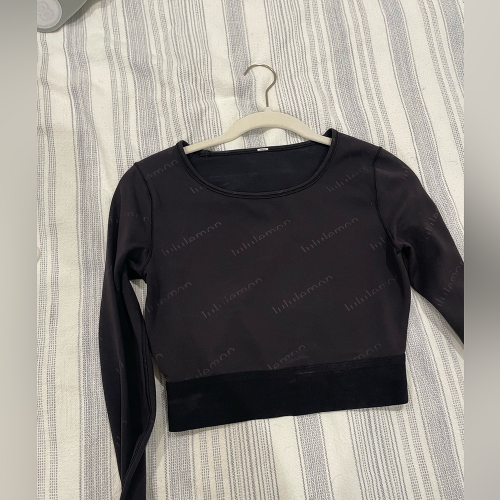 Special edition Lululemon cropped long sleeve top